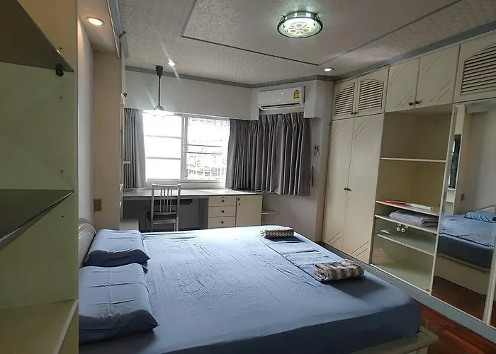 Holiday home 繁华与幽静的联排别墅 近帕蓝9,拉猜达地铁站,订5晚免费接机一趟 Bangkok
